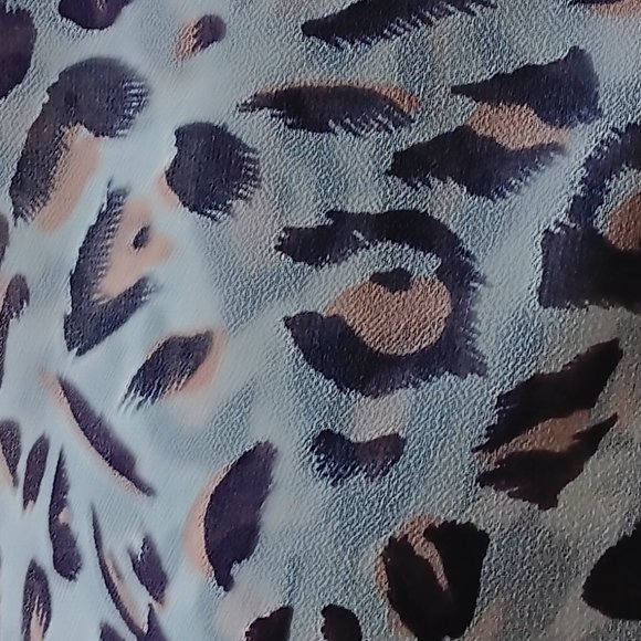 NWOT CABI Long Sleeve Animal Print Blouse Size M - Picture 2 of 5